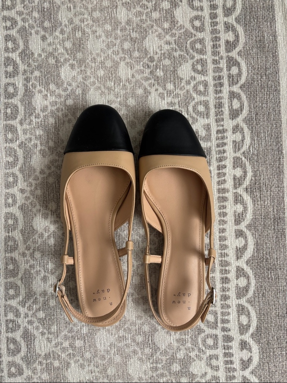 Classic Two-Tone Slingback Flats in Beige and Black